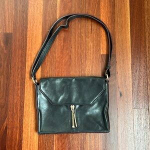 POUR La VICTOIRE shoulder bag